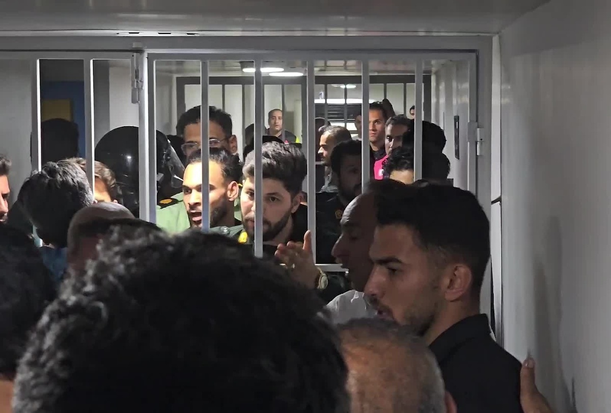 ضرب و شتم باورنکردنی بازیکنان شهرداری نوشهر در آبادان + فیلم