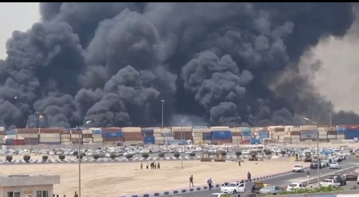 پرتاب شدن کارمند زن یک اداره با موج قوی انفجار بندرعباس + فیلم پرتاب شدن کارمند زن یک اداره با موج قوی انفجار بندرعباس + فیلم