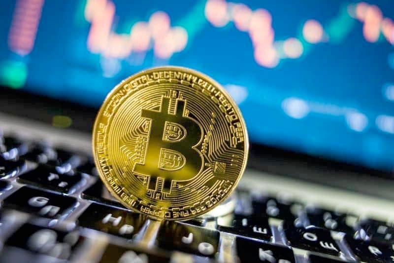 الگوهای تاریخی و پیش‌بینی های کارشناسان