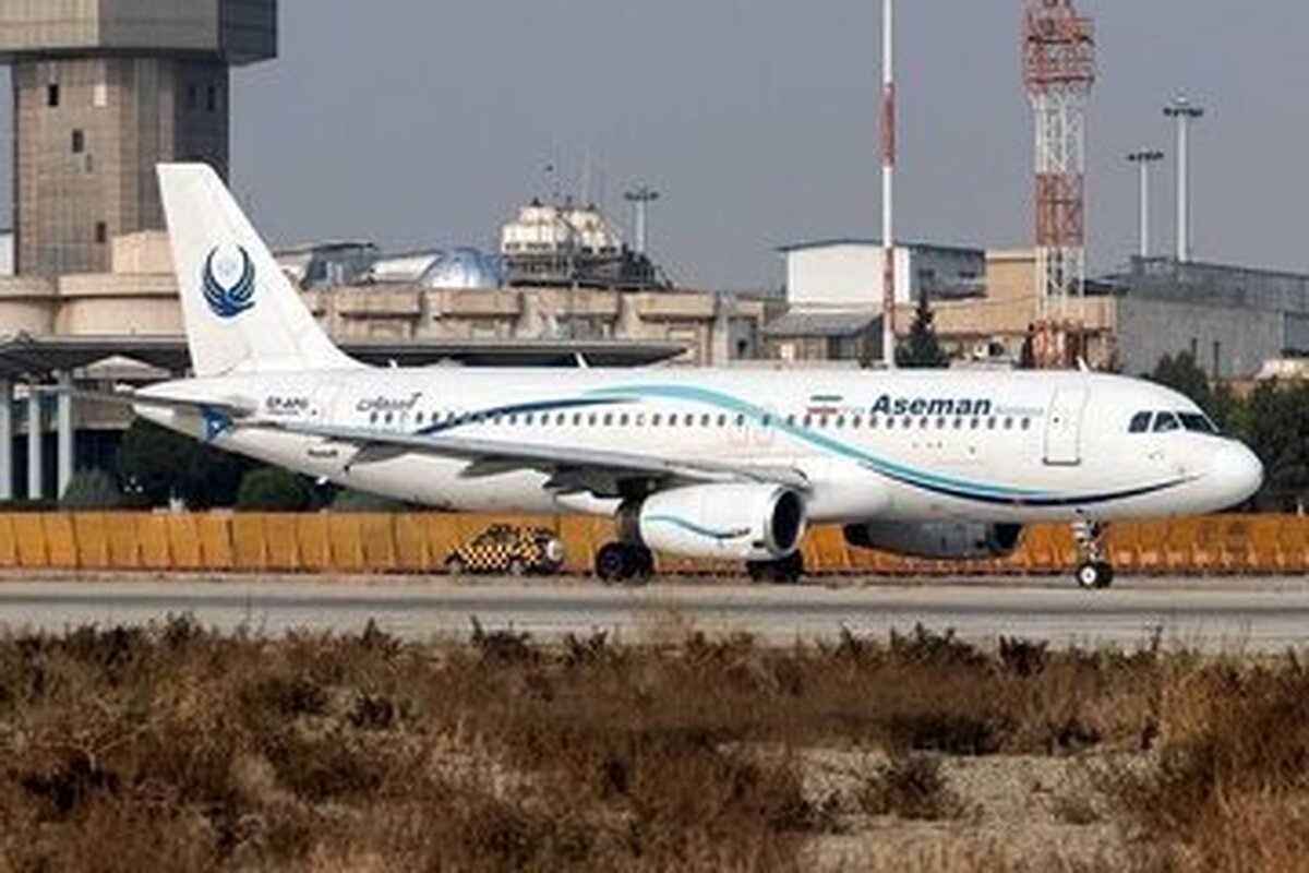شروع طوفان شدید تهران از دید ایرباس ۳۴۰/ لحظه نفس‌گیر فرود در فرودگاه بین‌المللی امام (ره) + فیلم