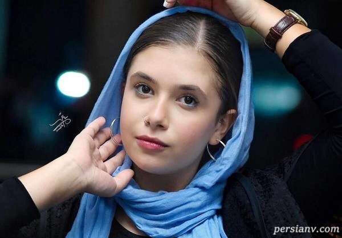 عکس جدید نفس بازغی در مبایل دهه هشتادی اها دست به دست شد ! / دل همه را برد !