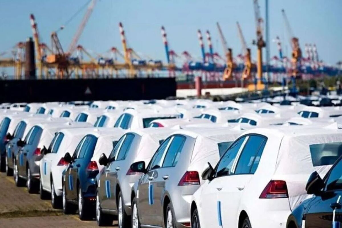 چرا فروش خودروهای وارداتی به بنبست خورد چرا فروش خودروهای وارداتی به بنبست خورد