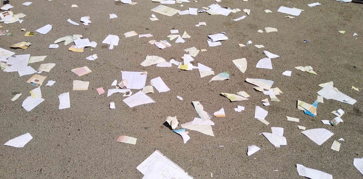 پاره کردن کتابها پس از آخرین امتحان+ فیلم پاره کردن کتابها پس از آخرین امتحان+ فیلم