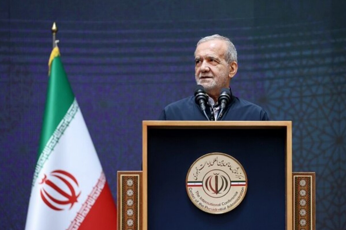 پزشکیان: دشمنان میخواهند با قومیت گرایی در کشور دعوا بیندازند و ما و همسایگان را دشمن کنند پزشکیان: دشمنان میخواهند با قومیت گرایی در کشور دعوا بیندازند و ما و همسایگان را دشمن کنند