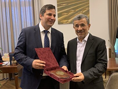 احمدی‌نژاد و نتانیاهو از یک دانشگاه دکترا گرفتند!+ عکس