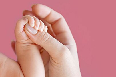 اولین تصویر از نوزاد متولد شده در صحرای عرفات