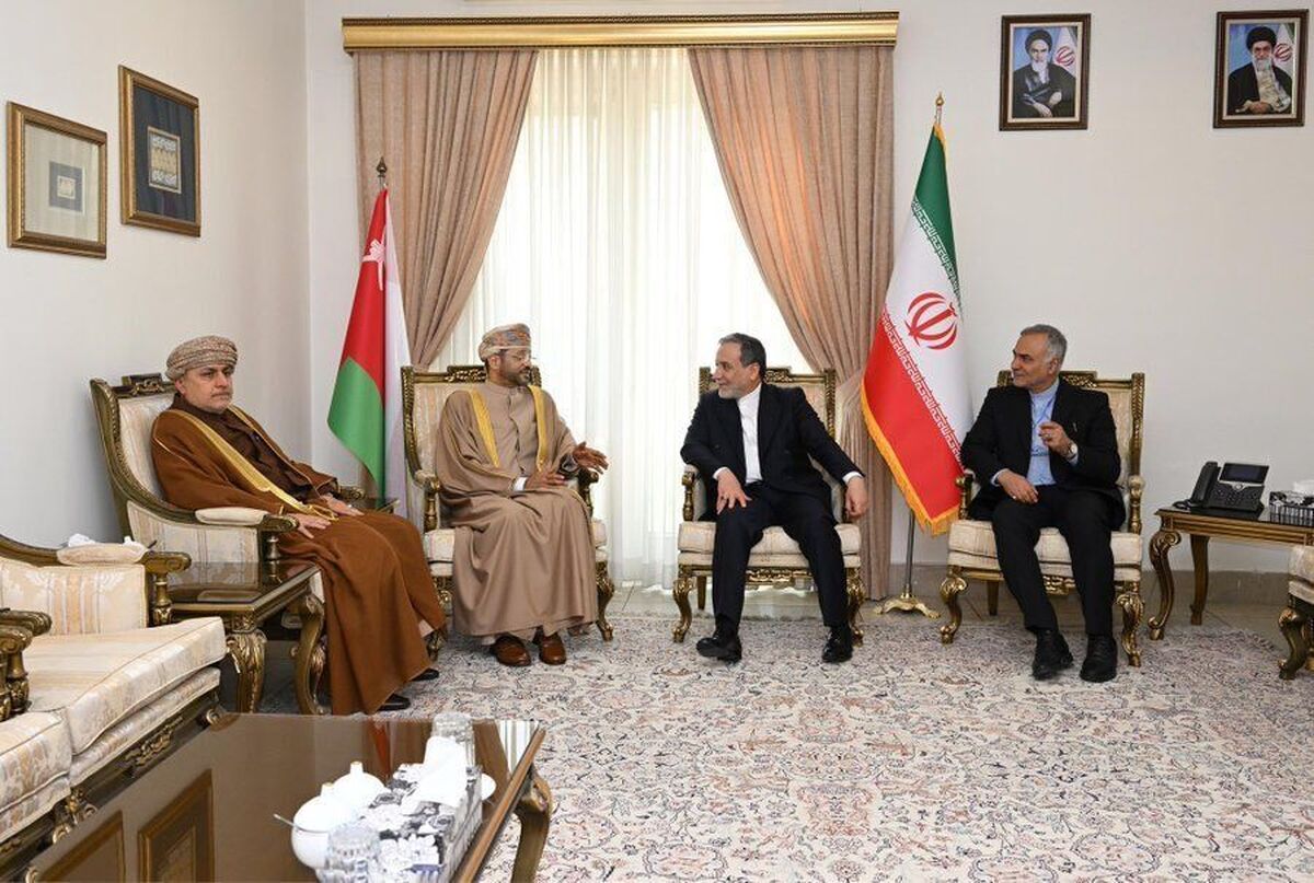 دیدا ر عراقچی با وزیر امور خارجه عمان پیش از آغاز دور پنجم مذاکرات دیدا ر عراقچی با وزیر امور خارجه عمان پیش از آغاز دور پنجم مذاکرات