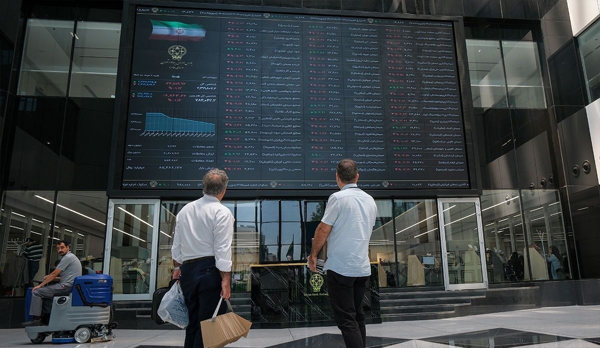 سرمایهگذاران در دوراهی ابهام/ بورس در اوج تاریخی، اما با کمترین بازدهی سرمایهگذاران در دوراهی ابهام/ بورس در اوج تاریخی، اما با کمترین بازدهی