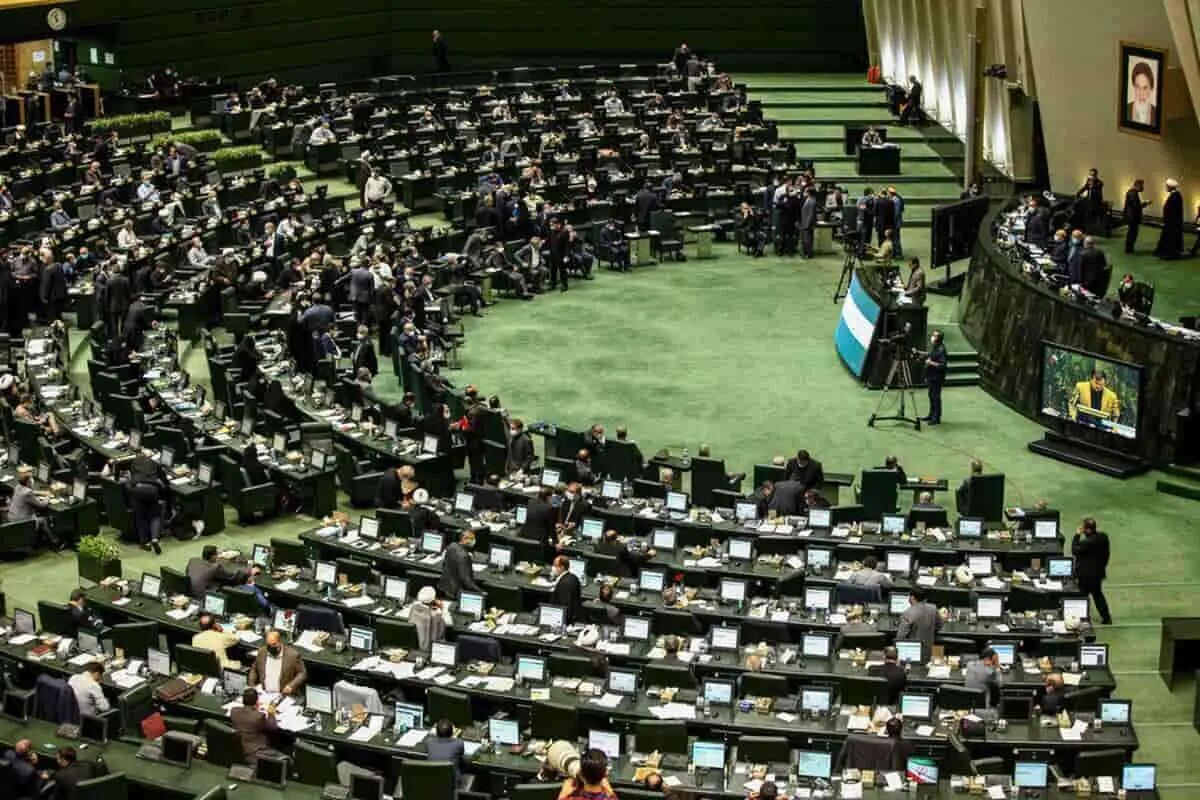 هشدار مجلس درباره قطعنامه شورای حکام هشدار مجلس درباره قطعنامه شورای حکام
