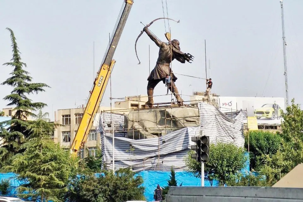 مجسمه جدید میدان ونک / سیاسیترین میدان تهران به صدر اخبار بازگشت + عکس مجسمه جدید میدان ونک / سیاسیترین میدان تهران به صدر اخبار بازگشت + عکس