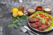 نکات طلایی آشپزی برای تازه‌عروس‌ها/چگونه کتلت‌ها را یک‌شکل و یک‌دست قالب بزنیم؟ + فیلم