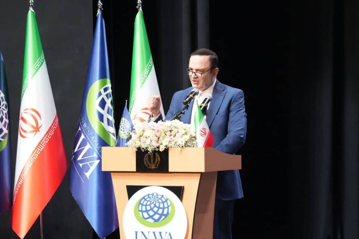بازمهندسی مناطق آزاد با هدف احیای مزیتهای رقابتی در دستور کار دولت است بازمهندسی مناطق آزاد با هدف احیای مزیتهای رقابتی در دستور کار دولت است