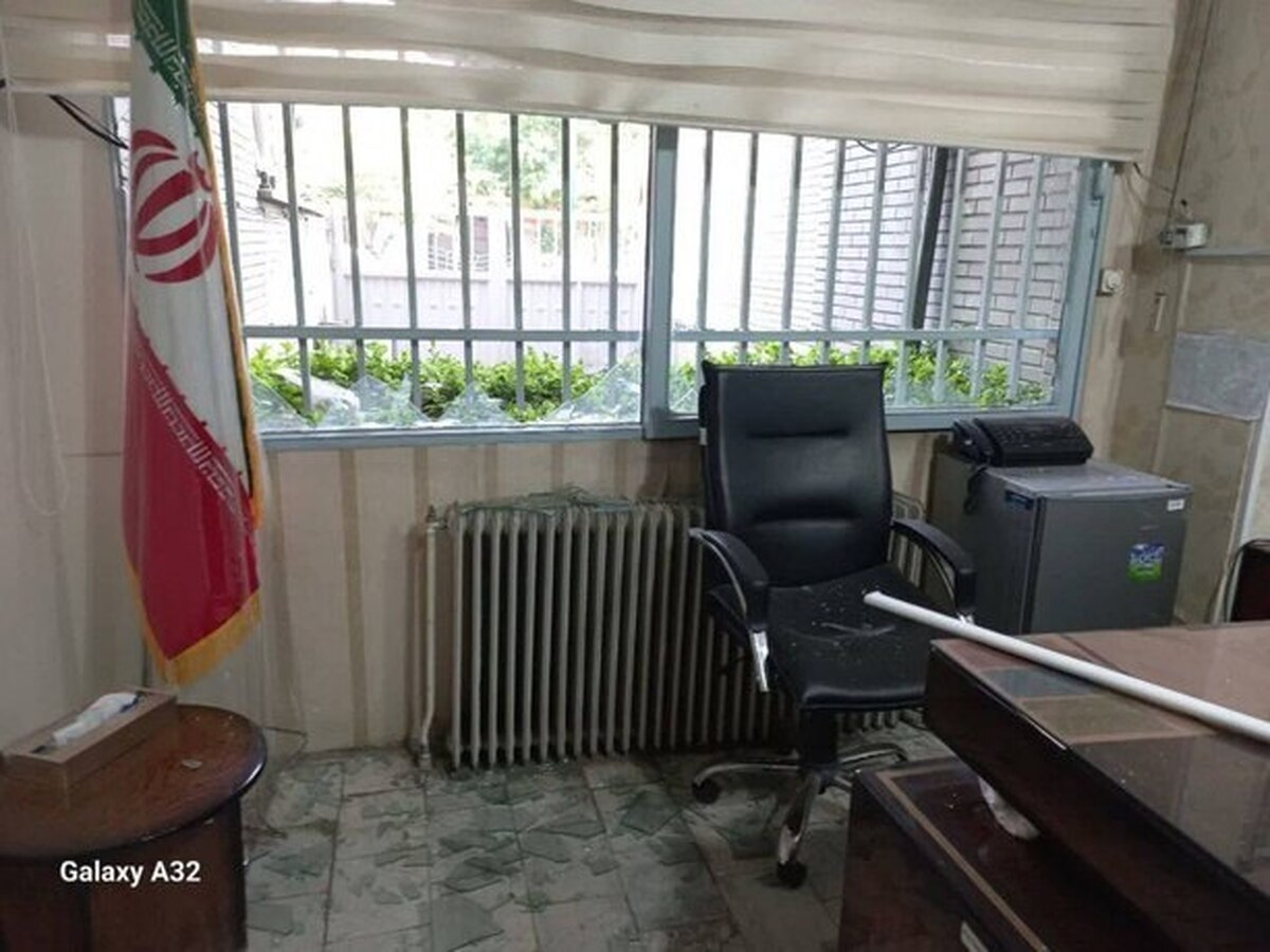 دبیرستان دخترانه تهران پس از حمله اسراییل به تهران+ عکس دبیرستان دخترانه تهران پس از حمله اسراییل به تهران+ عکس