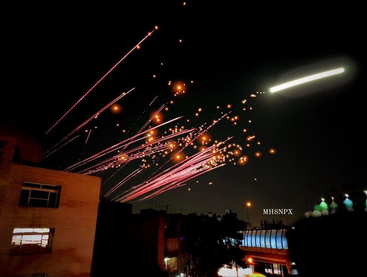 لحظهٔ انهدام پهپاد اسرائیل در آسمان تهران + فیلم