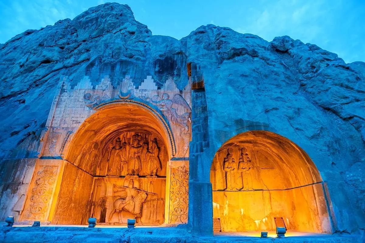 اصابت موشک اسرائیل به نزدیکی طاق بستان کرمانشاه اصابت موشک اسرائیل به نزدیکی طاق بستان کرمانشاه