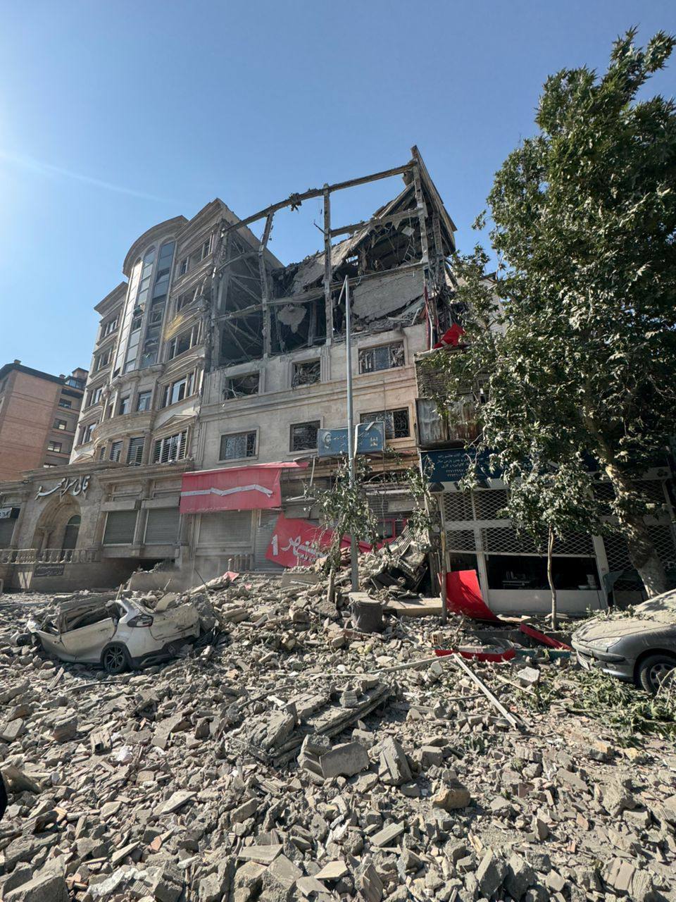 تصویری آخرالزمانی از میدان قدس تجریش