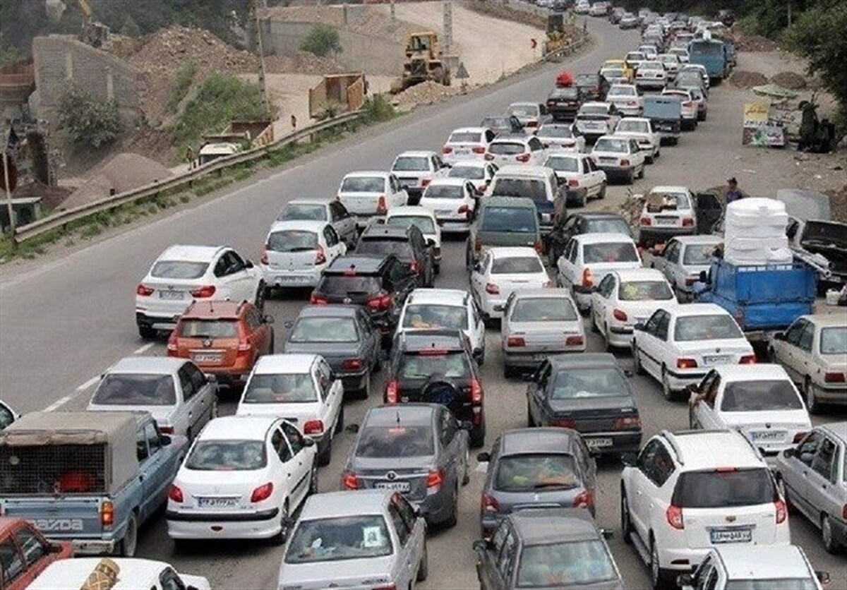 ترافیک در خروجی‌های تهران / جاده چالوس یک‌طرفه شد