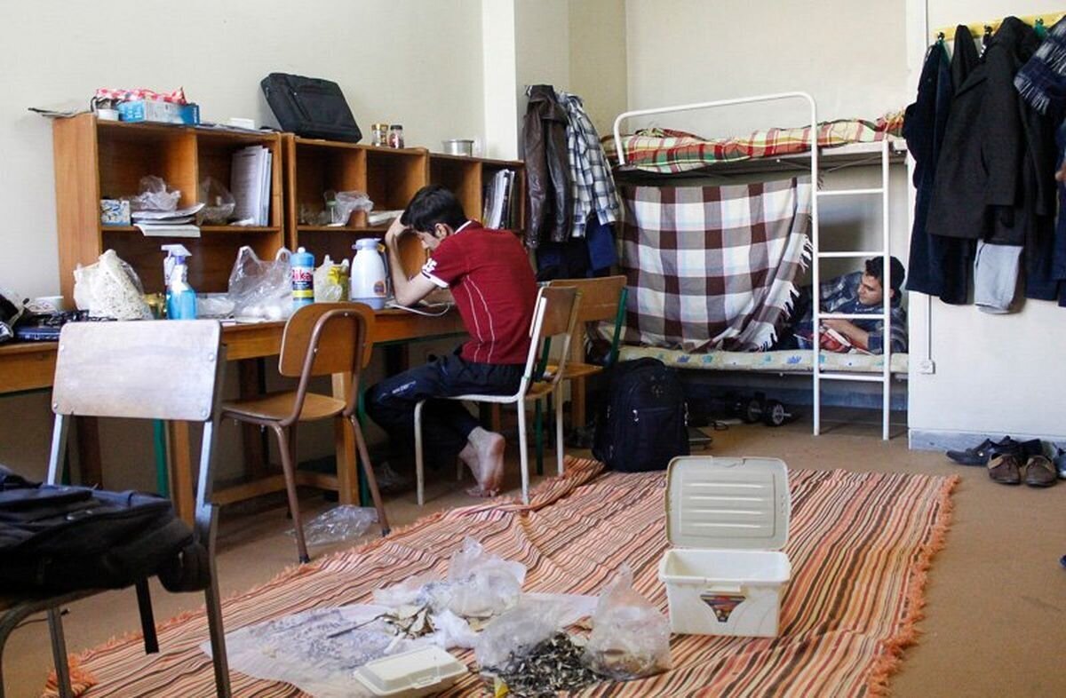 ریزش سقف خوابگاه دانشگاه تهران/تعطیلی خوابگاه ۱۰۰۰ دانشجو در تابستان! ریزش سقف خوابگاه دانشگاه تهران/تعطیلی خوابگاه ۱۰۰۰ دانشجو در تابستان!