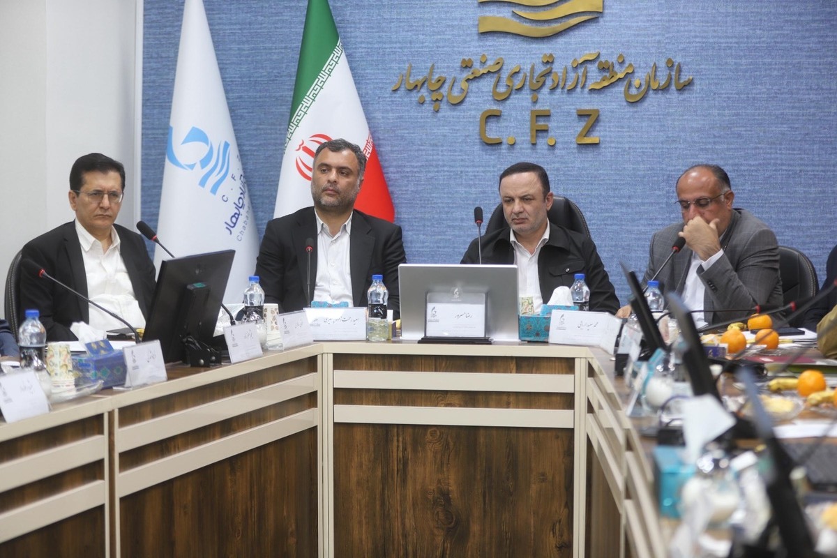 عزم دولت برای حمایت واقعی از مناطق آزاد است/ رفع محدودیتهای واردات خودرو به مناطق آزاد عزم دولت برای حمایت واقعی از مناطق آزاد است/ رفع محدودیتهای واردات خودرو به مناطق آزاد