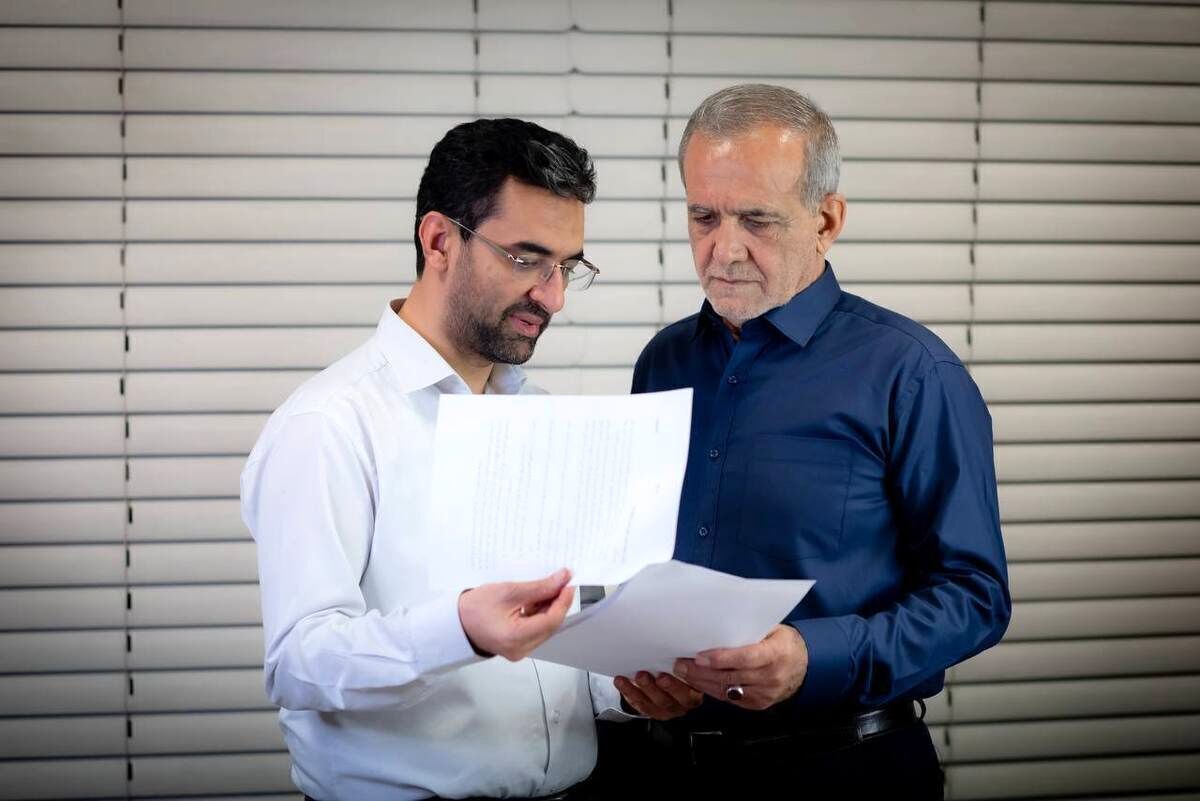آذری جهرمی: هم عقبیم هم خوابیم! آذری جهرمی: هم عقبیم هم خوابیم!