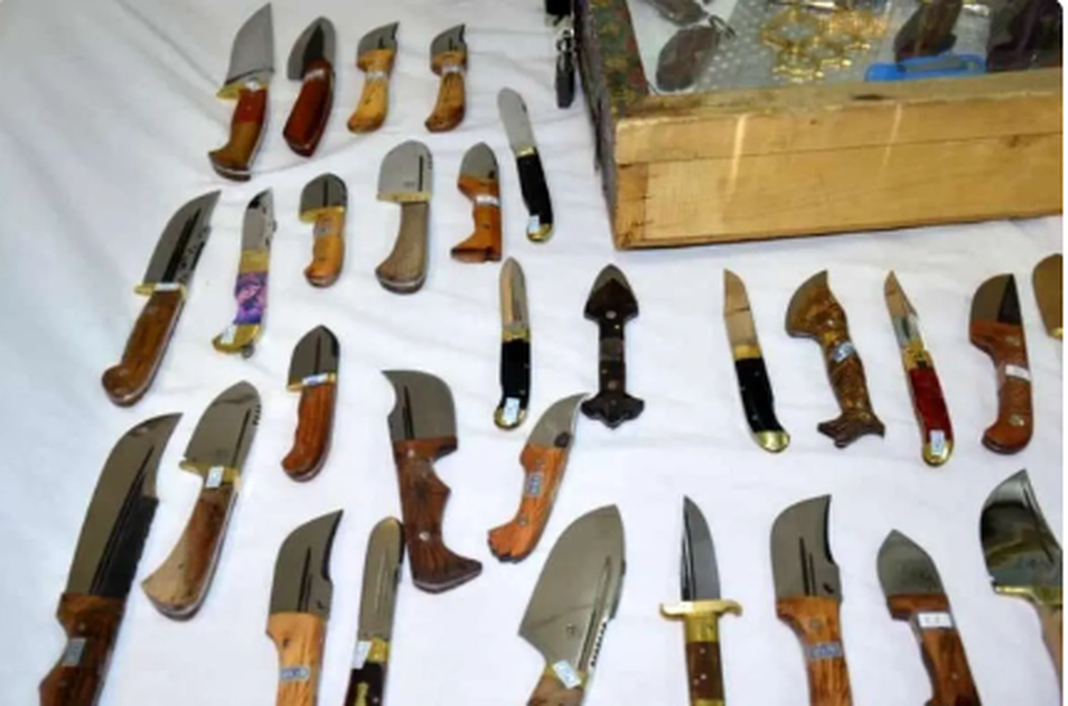 کشف ۴۶۸ قبضه انواع سلاح از اتباع افغانی در قزوین کشف ۴۶۸ قبضه انواع سلاح از اتباع افغانی در قزوین