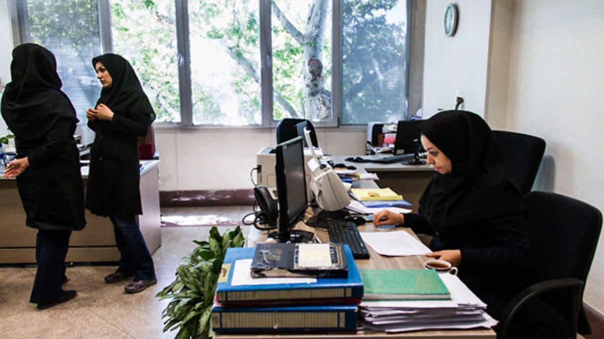 تاریخ پرداخت حقوق کارمندان تغییر کرد تاریخ پرداخت حقوق کارمندان تغییر کرد