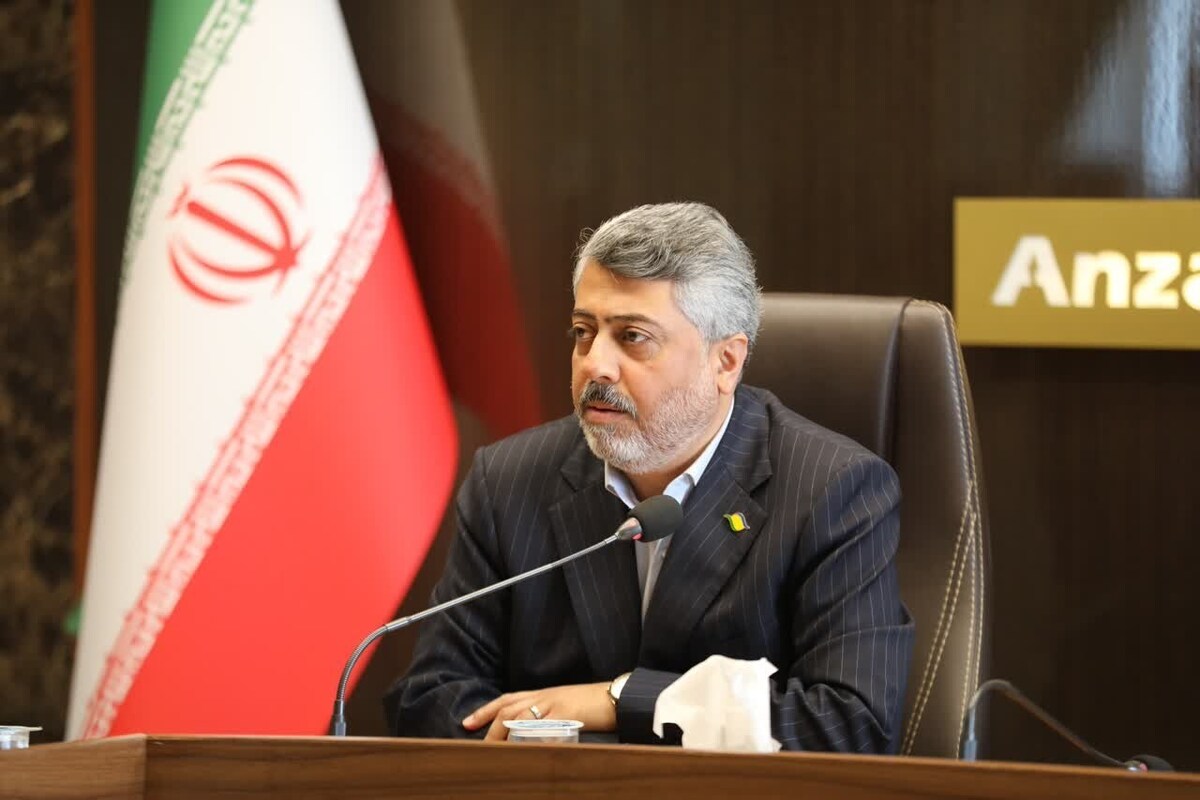 آغاز شمارهگذاری وسایل نقلیه با پلاك موقت در منطقه آزاد انزلی آغاز شمارهگذاری وسایل نقلیه با پلاك موقت در منطقه آزاد انزلی