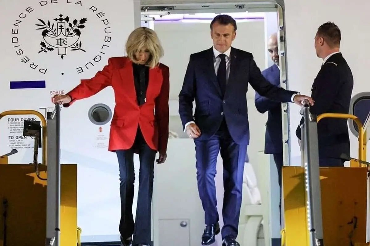 مکرون از همسرش سیلی خورد +فیلم