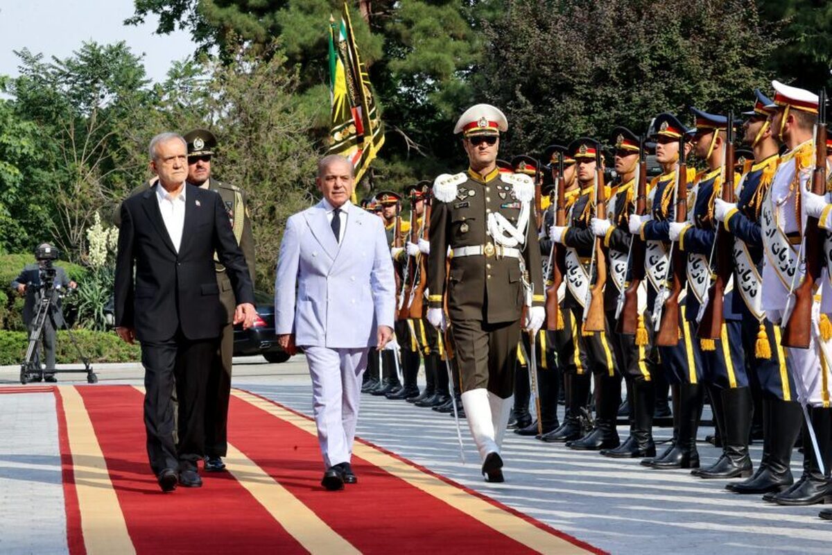 لحظه تذکر آجودان مخصوص ریاست‌جمهوری به پزشکیان +فیلم