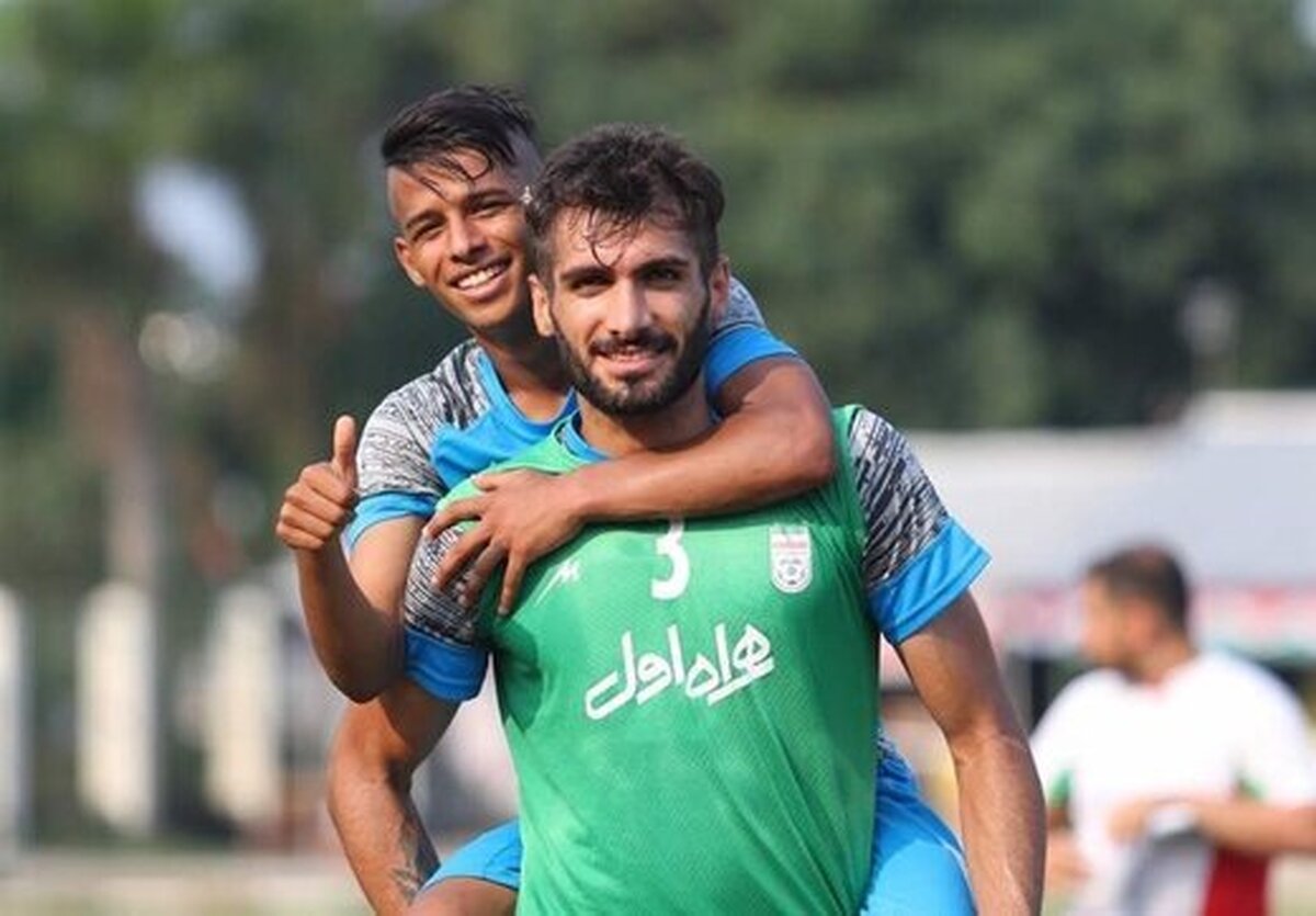 آغاسی در ۳ راهی پرسپولیس، استقلال و تراکتور آغاسی در ۳ راهی پرسپولیس، استقلال و تراکتور