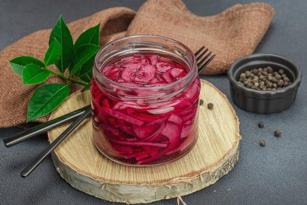 ترشی برای سرماخوردگی خوب است یا بد؟ ترشی برای سرماخوردگی خوب است یا بد؟