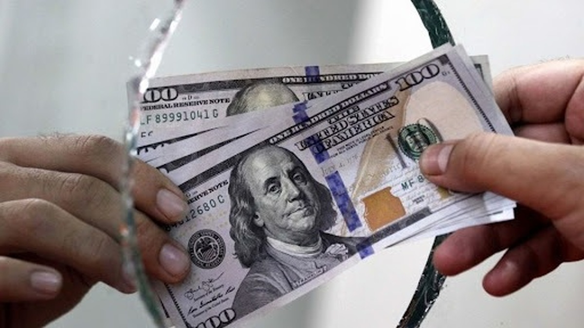 جهش ارزی، محصول تثبیت است/ هیچ مدلی، تثبیت ارز در تورم بالا را توصیه نمیکند جهش ارزی، محصول تثبیت است/ هیچ مدلی، تثبیت ارز در تورم بالا را توصیه نمیکند