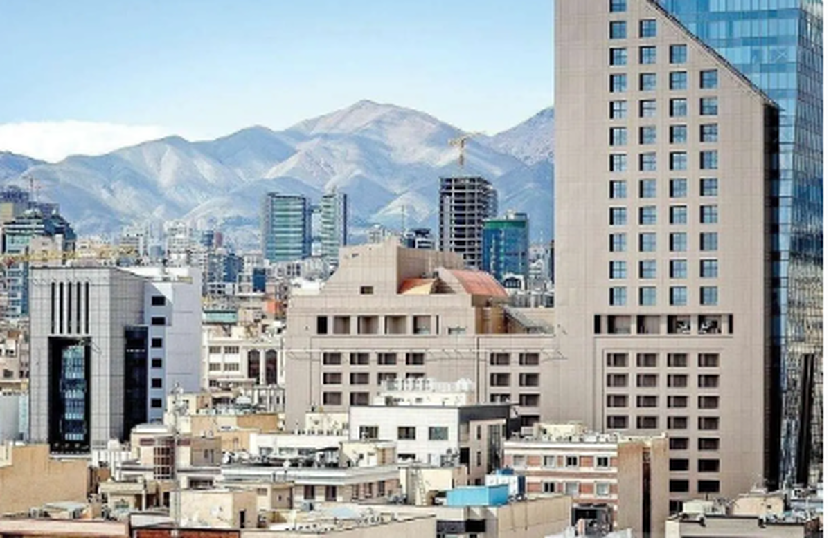 سقوط آزاد قیمت مسکن؛ قبل از خرید و فروش ملک بخوانید! سقوط آزاد قیمت مسکن؛ قبل از خرید و فروش ملک بخوانید!