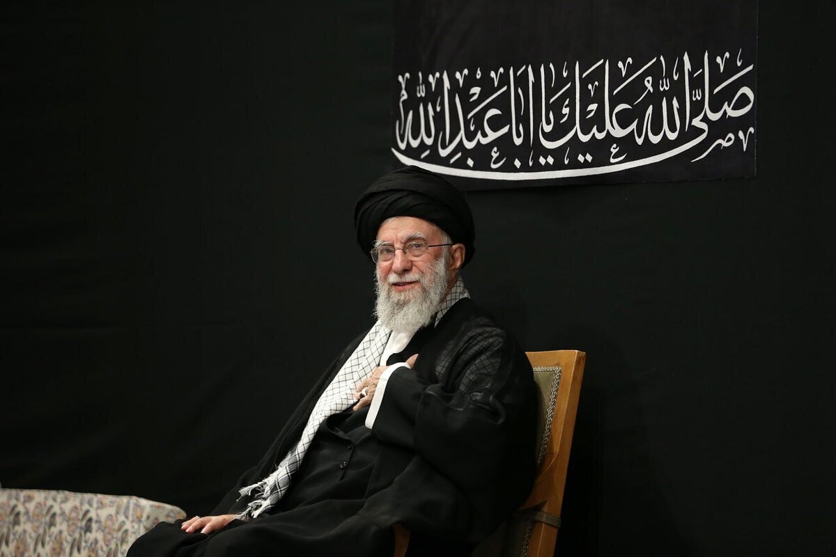 بازتاب گسترده حضور رهبر انقلاب در عزاداری شب دهم محرم