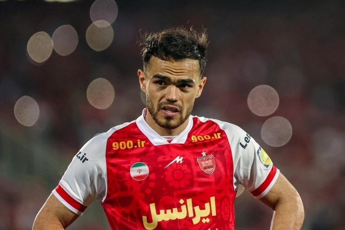 اوستون اورونوف برمیگردد یا شرایط جنگی او را هم از پرسپولیس گرفت؟ اوستون اورونوف برمیگردد یا شرایط جنگی او را هم از پرسپولیس گرفت؟
