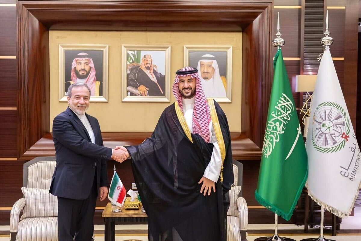 جزئیات دیدار عراقچی با خالد بن سلمان+ عکس جزئیات دیدار عراقچی با خالد بن سلمان+ عکس