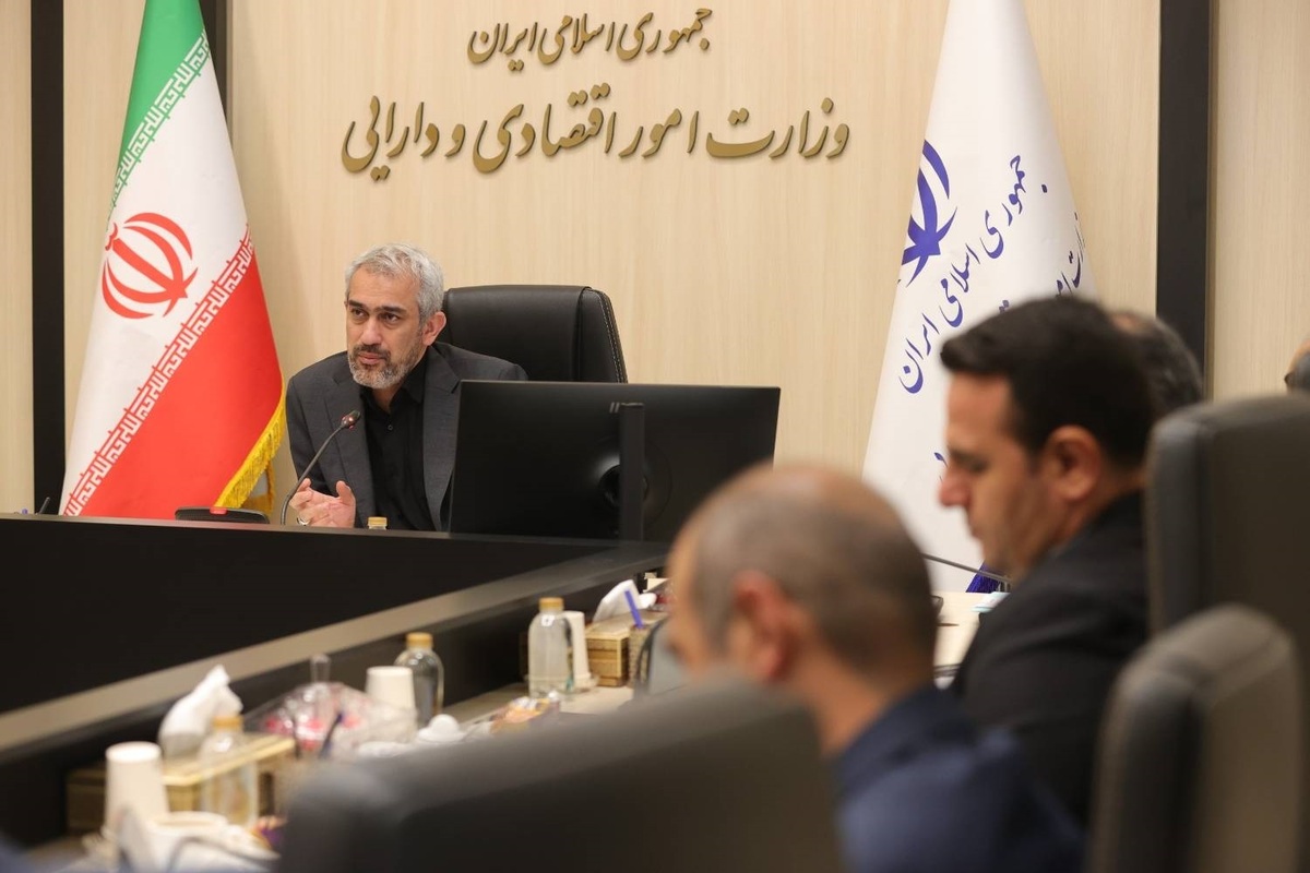 حمایت تمامقد وزیر اقتصاد از بازار سرمایه/ سبدهای تا ۵۰۰ میلیون تومان مشمول بیمه سهام شدند حمایت تمامقد وزیر اقتصاد از بازار سرمایه/ سبدهای تا ۵۰۰ میلیون تومان مشمول بیمه سهام شدند