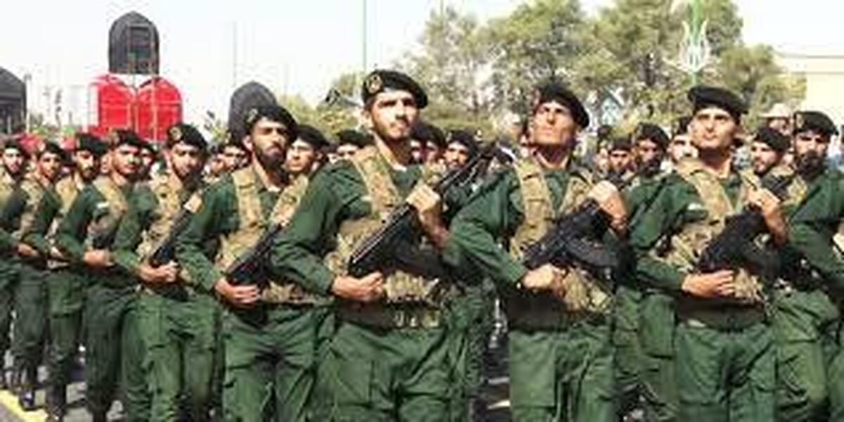 صبوری در لباس خدمت؛ همراهی نیروهای انتظامی در روزهای دشوار اقتصادی صبوری در لباس خدمت؛ همراهی نیروهای انتظامی در روزهای دشوار اقتصادی