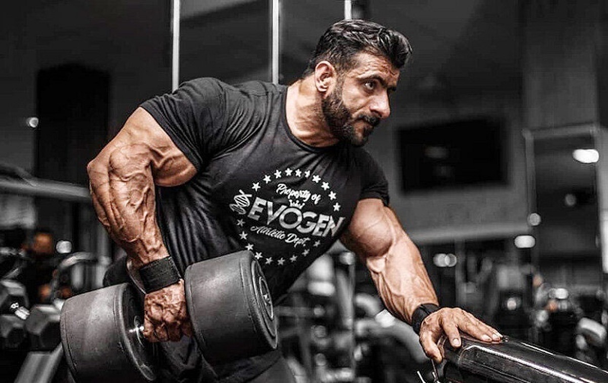 واکنش هادی چوپان به شایعه مهاجرتش + فیلم