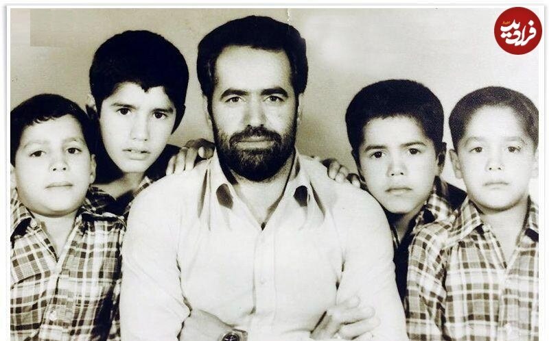 عکس دیده نشده از محمود کریمی در کنار برادرانش