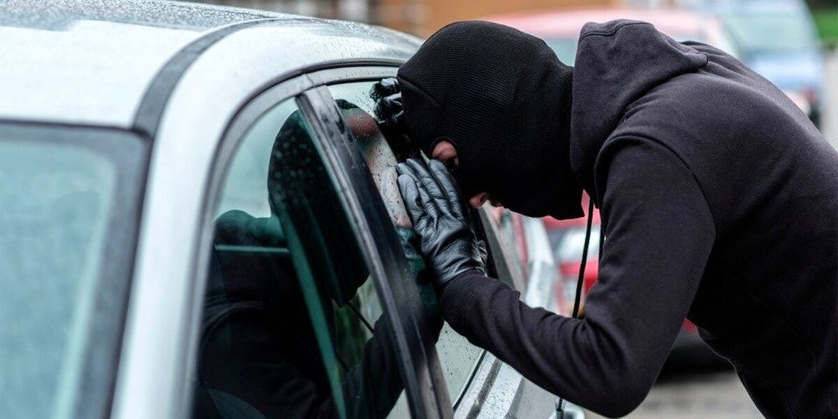 واکنش مسئولان به سرقت در گنجنامه همدان: فقط دو عدد لاستیک بوده! واکنش مسئولان به سرقت در گنجنامه همدان: فقط دو عدد لاستیک بوده!