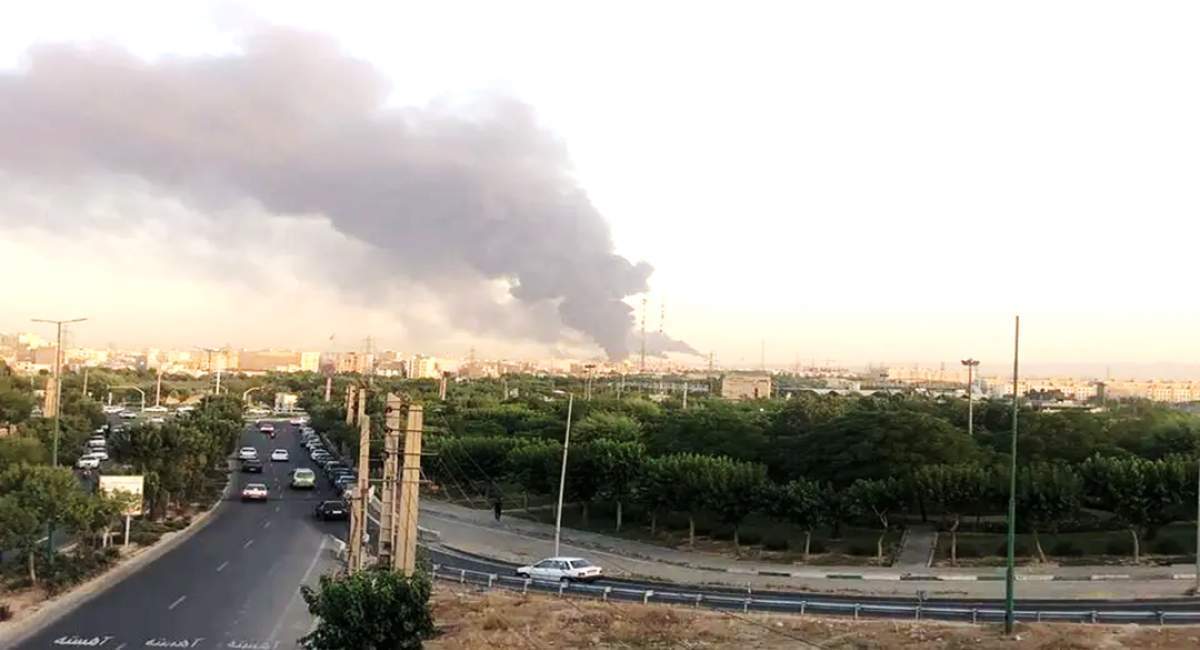 جزئیات تازه از حملۀ اسرائیل به انبارهای نفت تهران جزئیات تازه از حملۀ اسرائیل به انبارهای نفت تهران