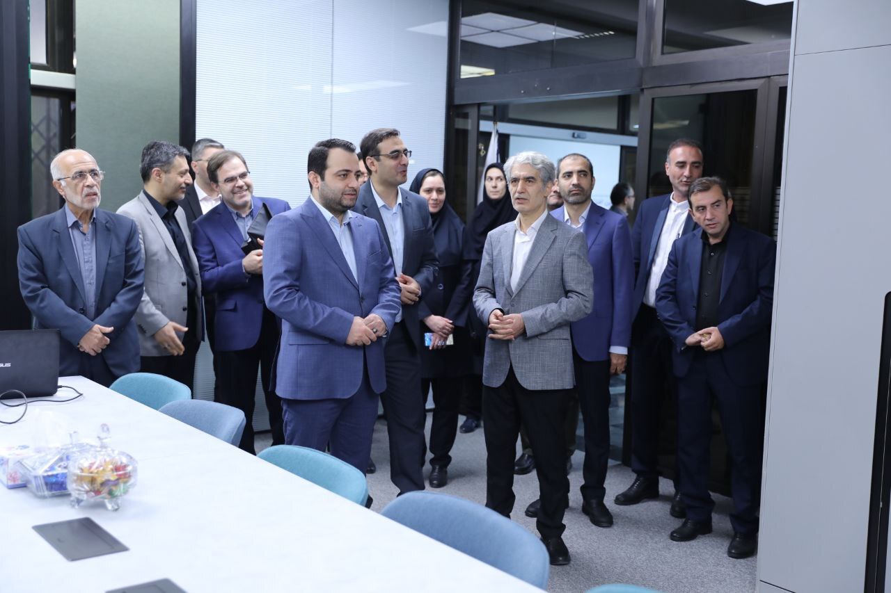 آغاز به کار «آکادمی بانکداری هوشمند» بانک صادرات ایران در دانشگاه صنعتی امیرکبیر آغاز به کار «آکادمی بانکداری هوشمند» بانک صادرات ایران در دانشگاه صنعتی امیرکبیر