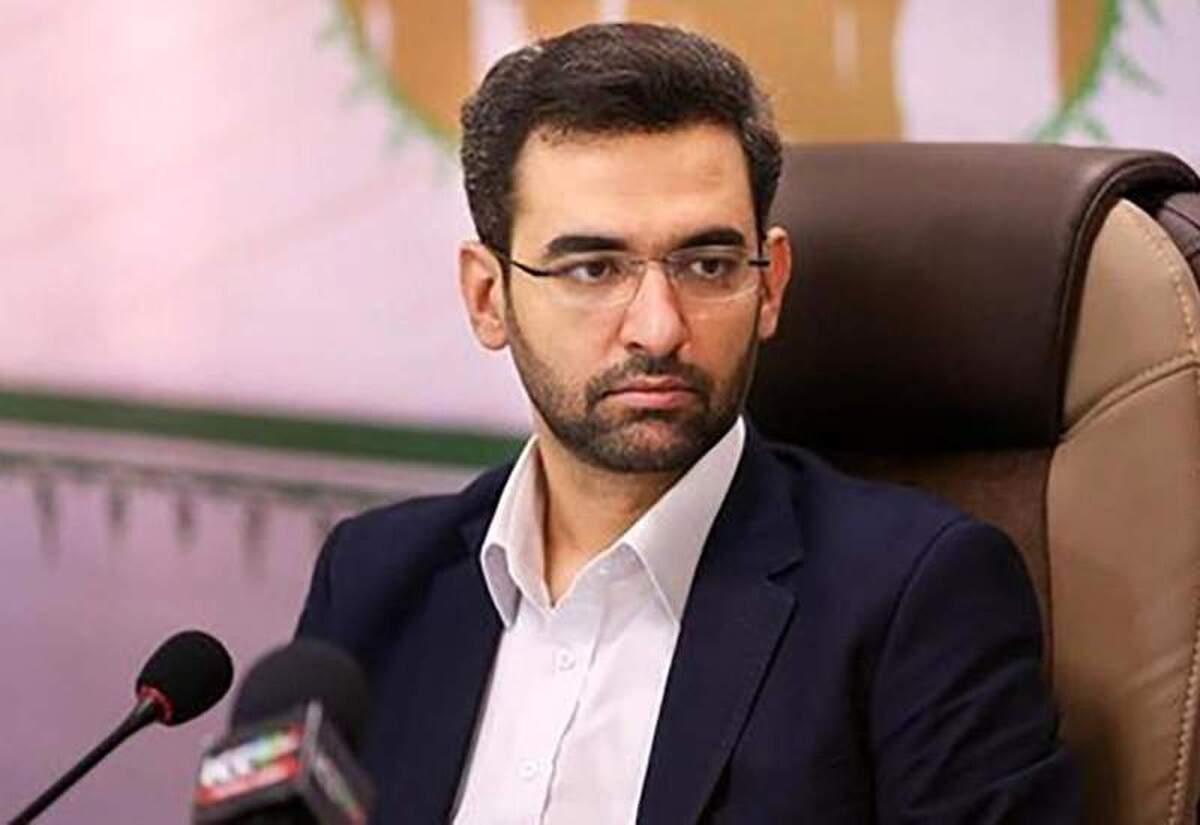 آذری جهرمی: همه جا را فیلتر کردید بعد می‌گویید فضای مجازی دست دشمن است + فیلم