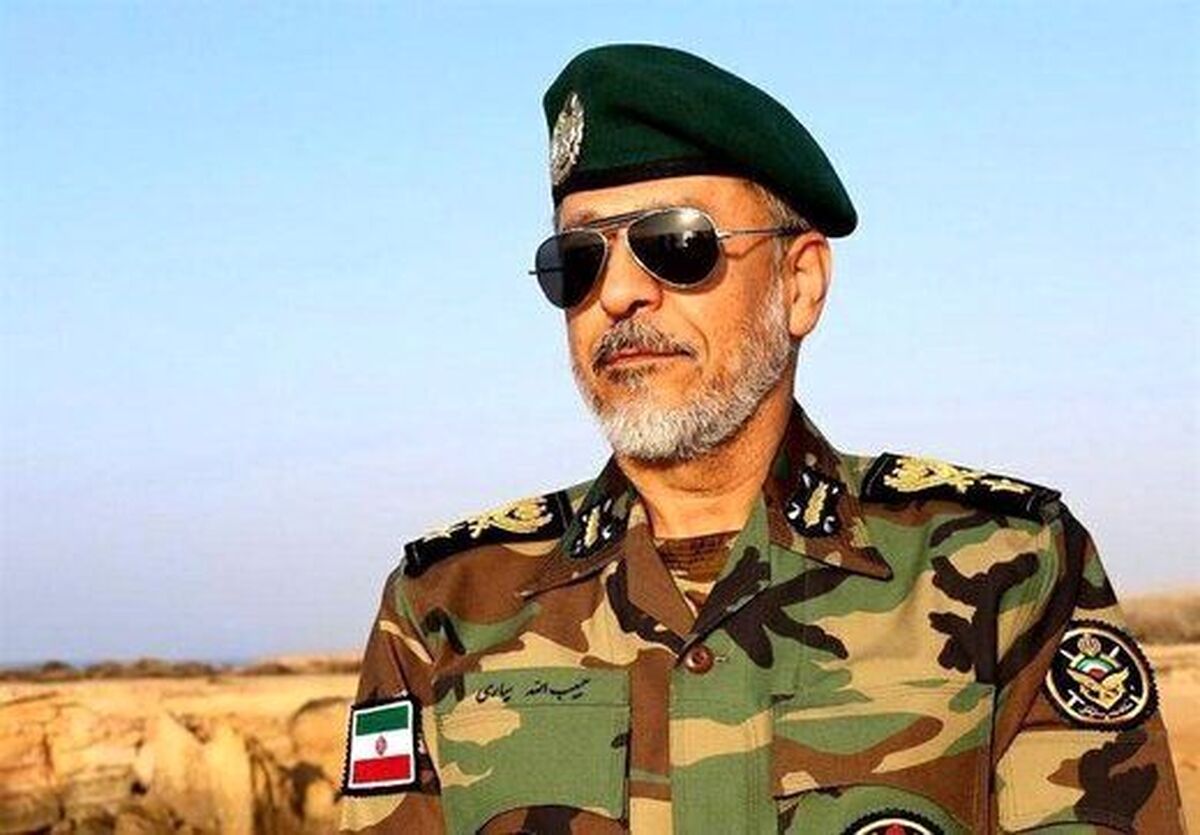 عکس دیده نشده از دریادار سیاری در تنگه هرمز عکس دیده نشده از دریادار سیاری در تنگه هرمز