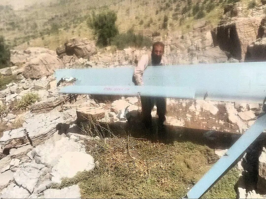شکار پهپاد اسرائیلی هرمس توسط مرد روستایی + عکس