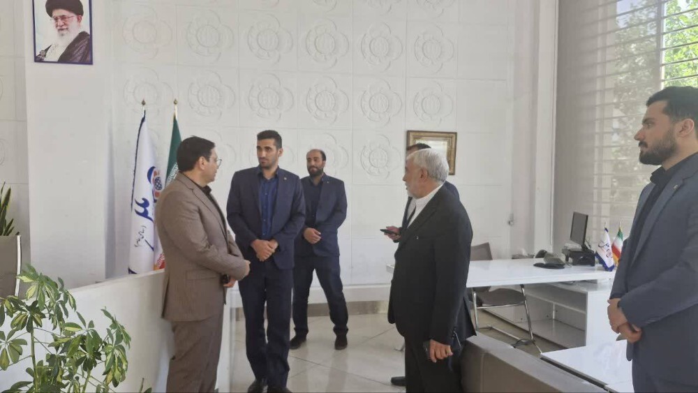 بازدید دكتر جوادی، مديرعامل موسسه اعتباري ملل، از واحدهای خدمت رسان صف و ستاد