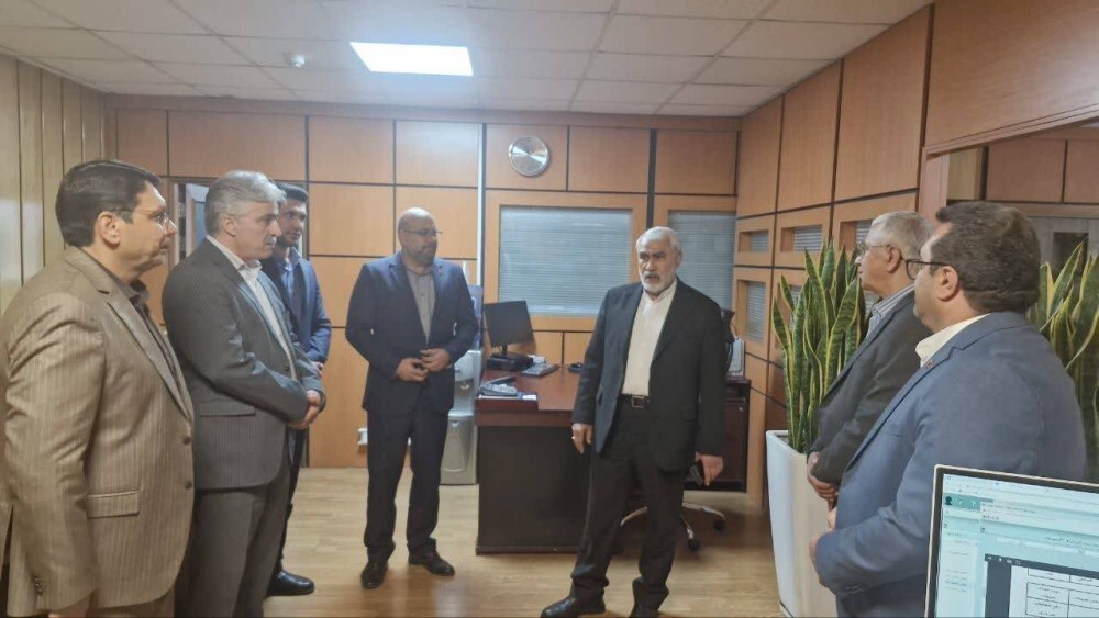 بازدید دكتر جوادی، مديرعامل موسسه اعتباري ملل، از واحدهای خدمت رسان صف و ستاد