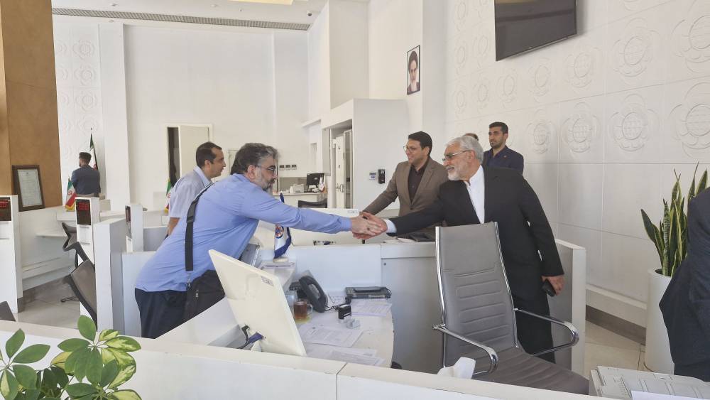 تاكيد بر خدمترسانی بیقفه به مشتريان در همه روزهای سال تاكيد بر خدمترسانی بیقفه به مشتريان در همه روزهای سال