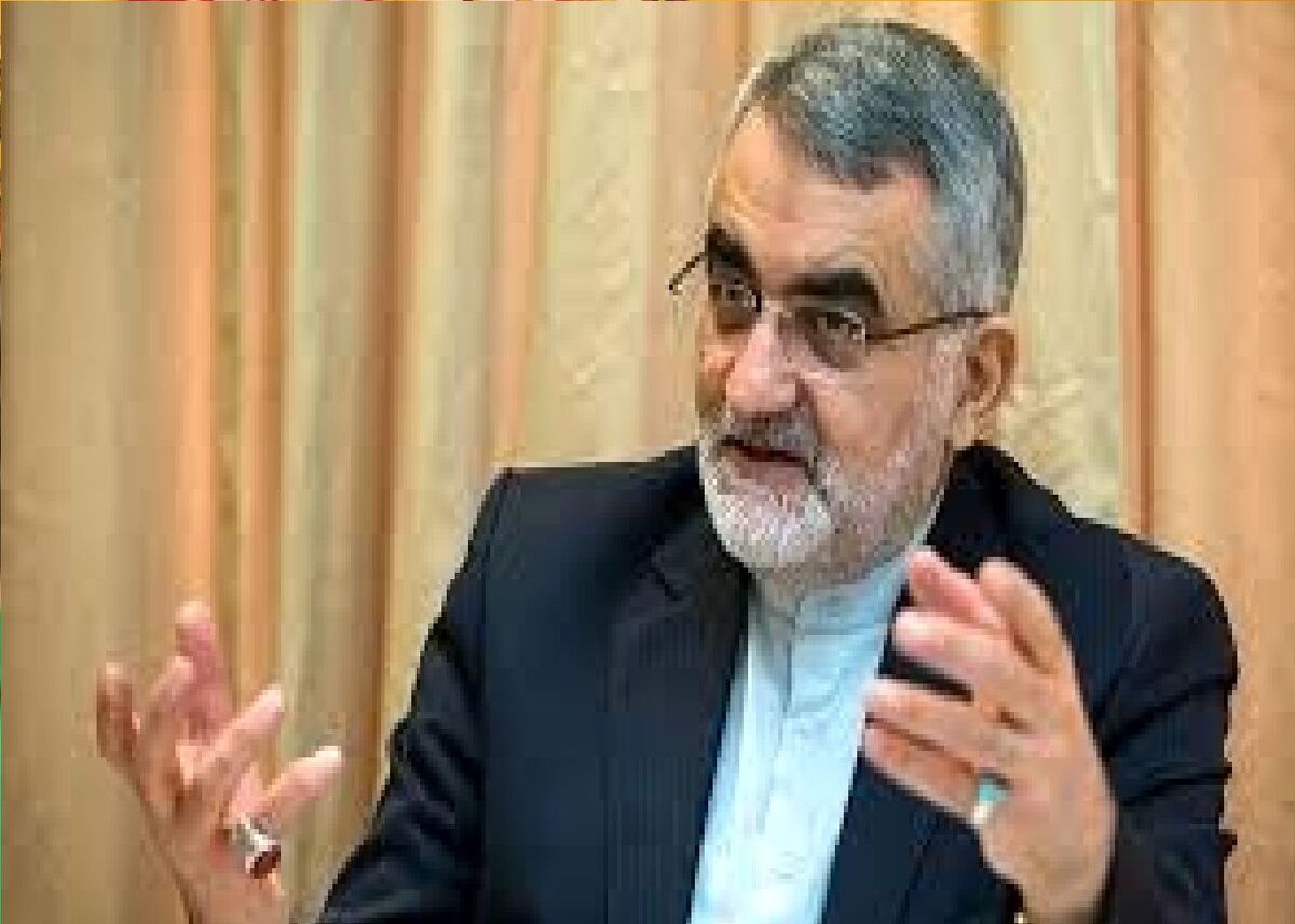 بروجردی: شب آخر شمخانی من و سه نفر دیگر را فرا خواند/ نمیدانم می شود بگویم یا نه... بروجردی: شب آخر شمخانی من و سه نفر دیگر را فرا خواند/ نمیدانم می شود بگویم یا نه...